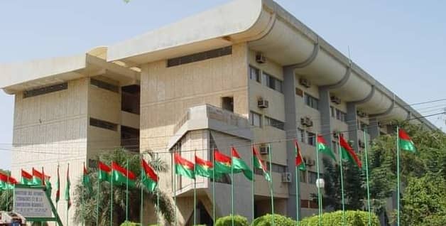 Retrait des États de l’AES de la CEDEAO : Le Burkina Faso donne l’information exacte et officielle aux ambassadeurs 